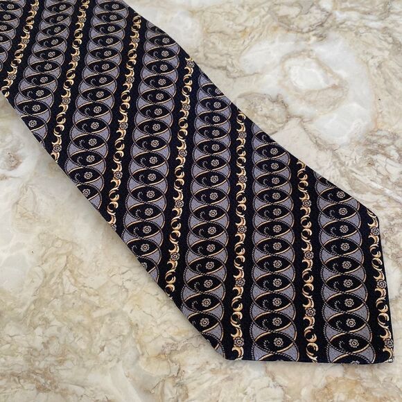 Christian Dior 100% Silk Tie - Picture 2 of 9